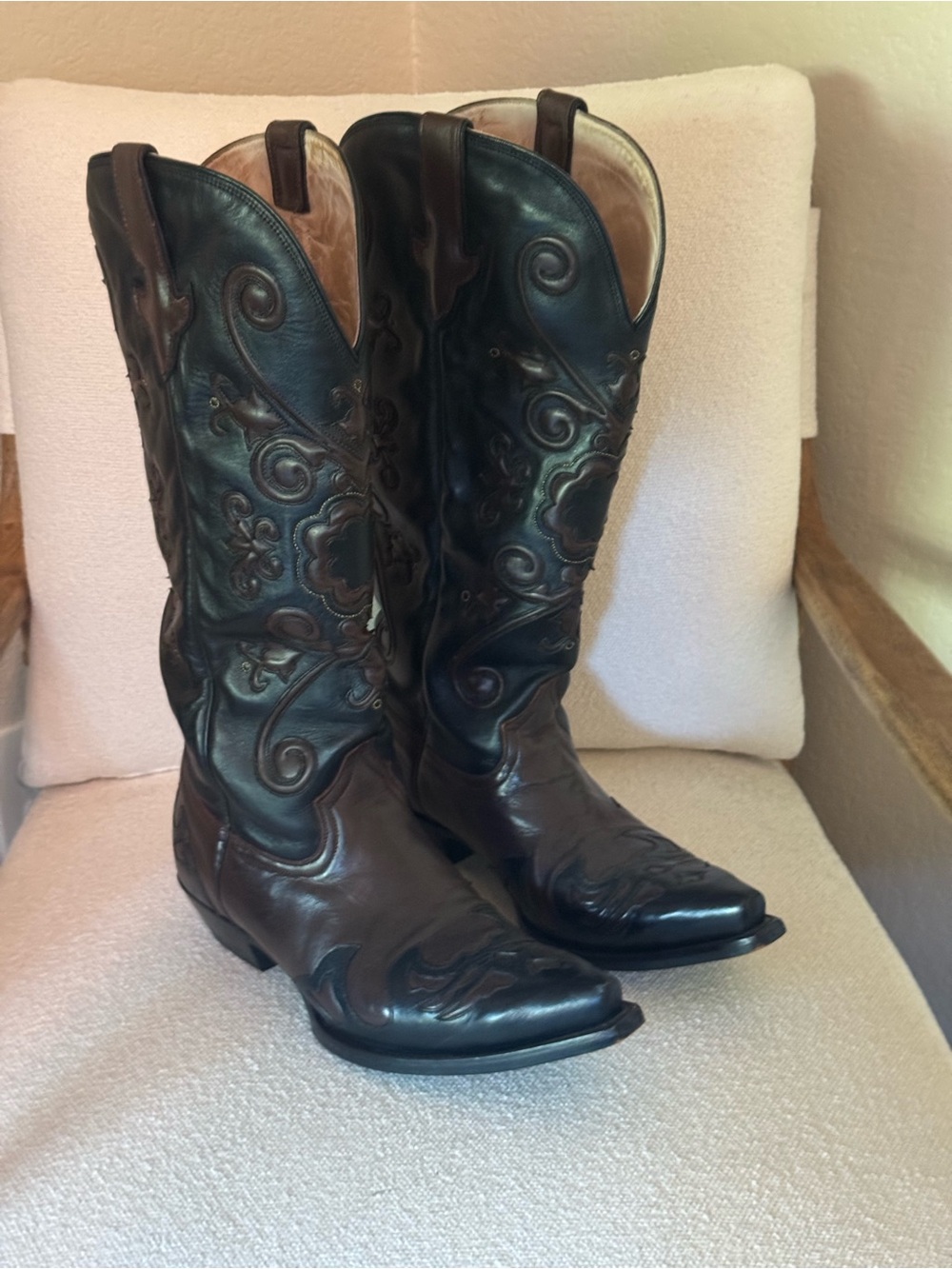 Women's Brown Embroidered Leather Cowboy Boots - Classic Western Heeled
